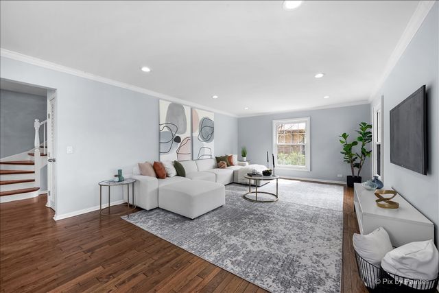 315 Charal Lane, Highland Park, IL 60035