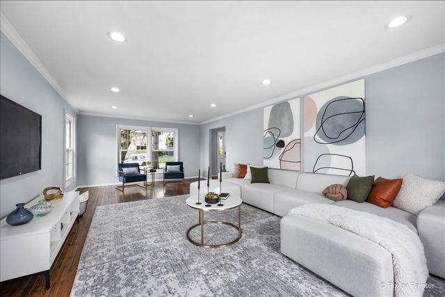 315 Charal Lane, Highland Park, IL 60035