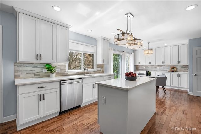 315 Charal Lane, Highland Park, IL 60035