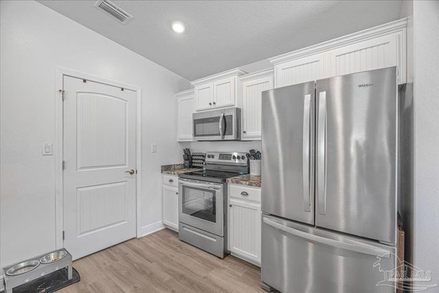 6292 Cardinal Cove Ln, Pensacola, FL 32504