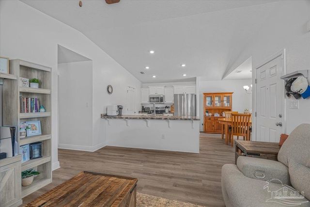 6292 Cardinal Cove Ln, Pensacola, FL 32504