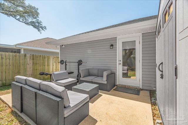 6292 Cardinal Cove Ln, Pensacola, FL 32504