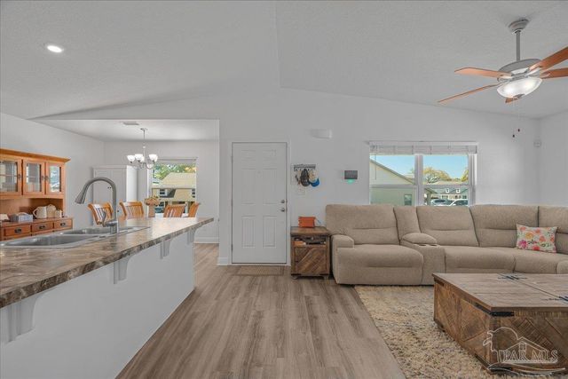 6292 Cardinal Cove Ln, Pensacola, FL 32504