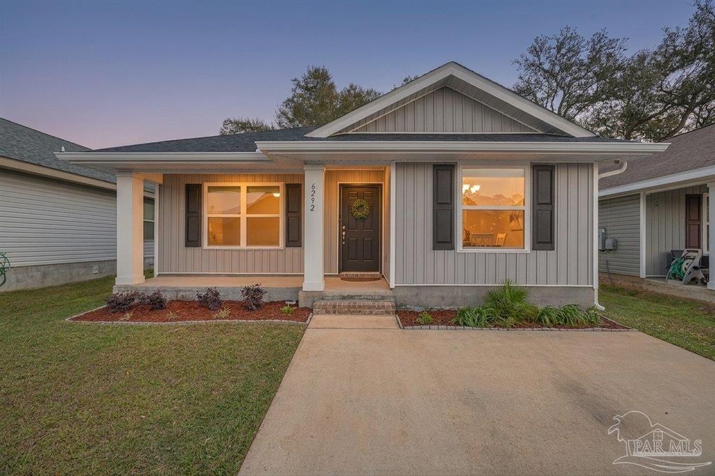 6292 Cardinal Cove Ln, Pensacola, FL 32504