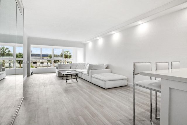 3401 Spanish Trail 454, Delray Beach, FL 33483