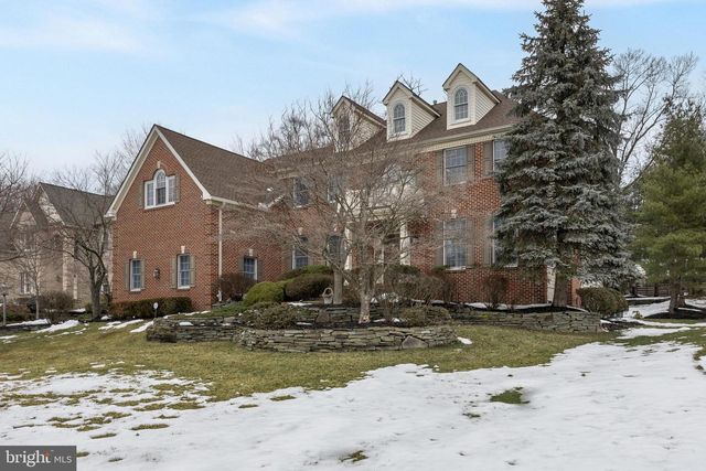 26 CARRIAGE HOUSE CT, Cherry Hill, NJ 08003