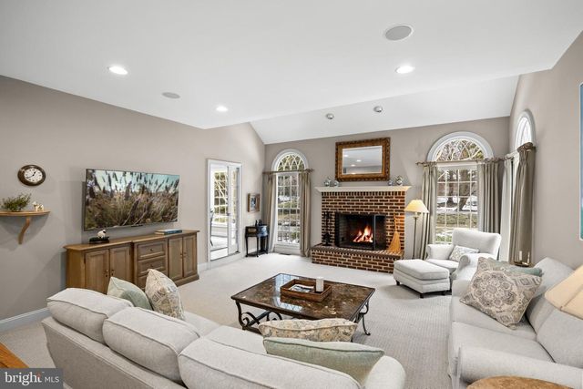 26 CARRIAGE HOUSE CT, Cherry Hill, NJ 08003