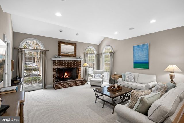 26 CARRIAGE HOUSE CT, Cherry Hill, NJ 08003