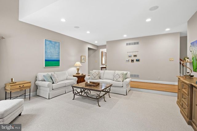 26 CARRIAGE HOUSE CT, Cherry Hill, NJ 08003