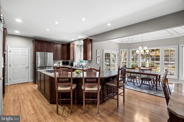 26 CARRIAGE HOUSE CT, Cherry Hill, NJ 08003