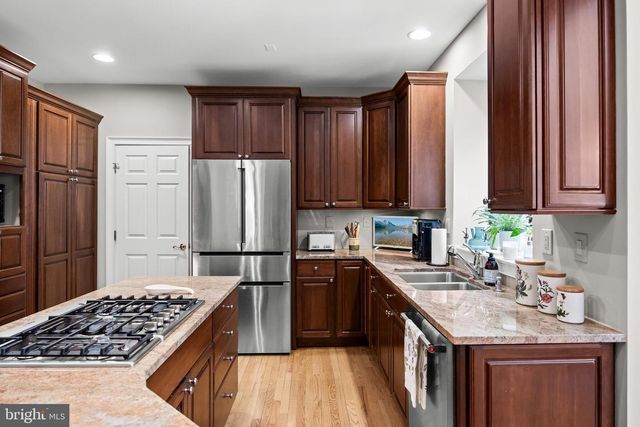 26 CARRIAGE HOUSE CT, Cherry Hill, NJ 08003