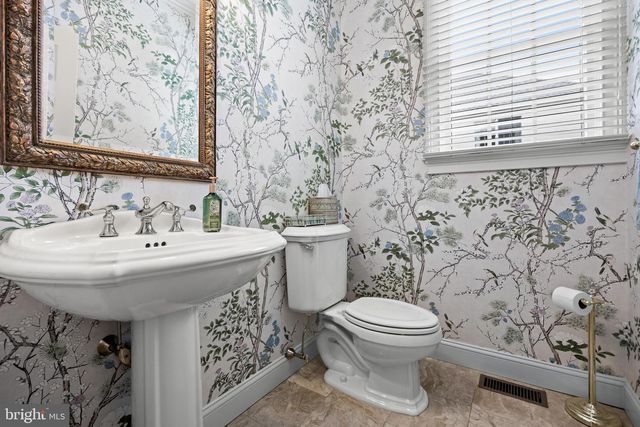 26 CARRIAGE HOUSE CT, Cherry Hill, NJ 08003