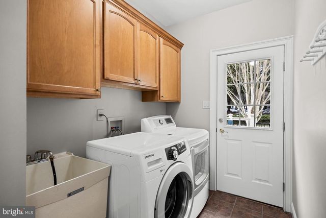 26 CARRIAGE HOUSE CT, Cherry Hill, NJ 08003