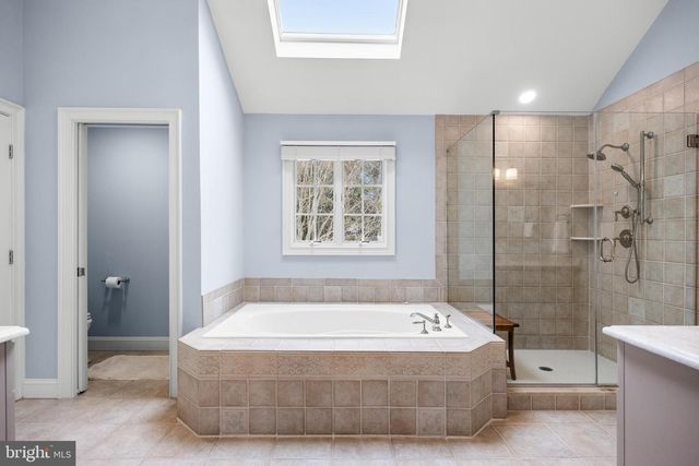 26 CARRIAGE HOUSE CT, Cherry Hill, NJ 08003