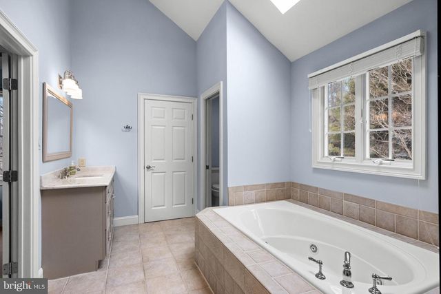 26 CARRIAGE HOUSE CT, Cherry Hill, NJ 08003