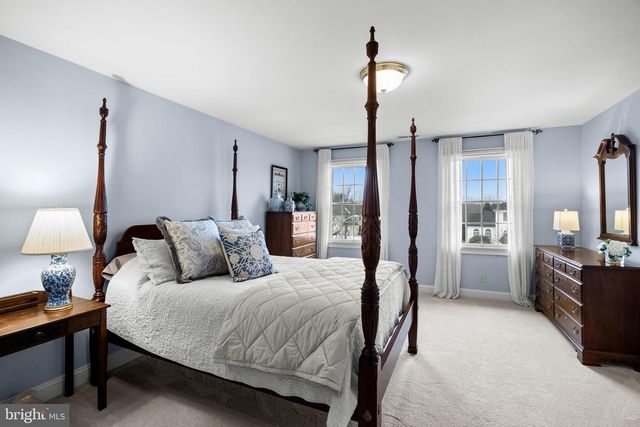 26 CARRIAGE HOUSE CT, Cherry Hill, NJ 08003