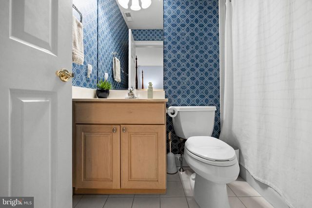 26 CARRIAGE HOUSE CT, Cherry Hill, NJ 08003