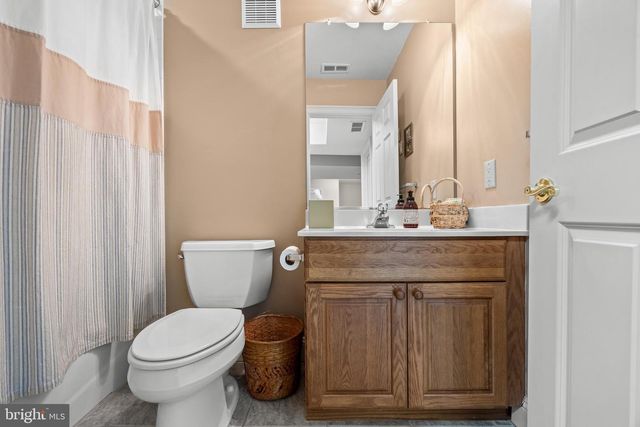 26 CARRIAGE HOUSE CT, Cherry Hill, NJ 08003