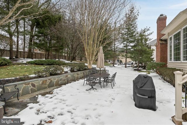 26 CARRIAGE HOUSE CT, Cherry Hill, NJ 08003