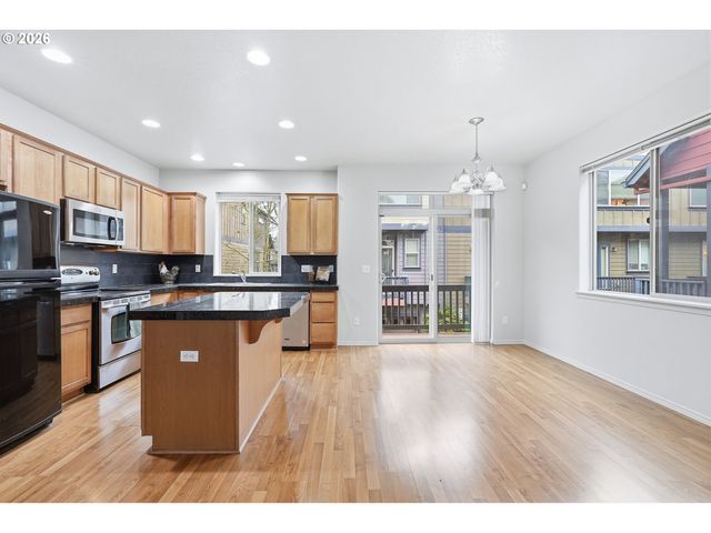 1450 Ne EDGEFIELD St, Hillsboro, OR 97124