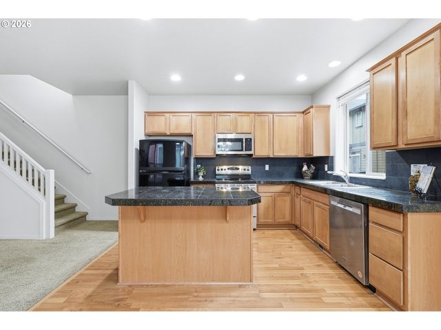 1450 Ne EDGEFIELD St, Hillsboro, OR 97124