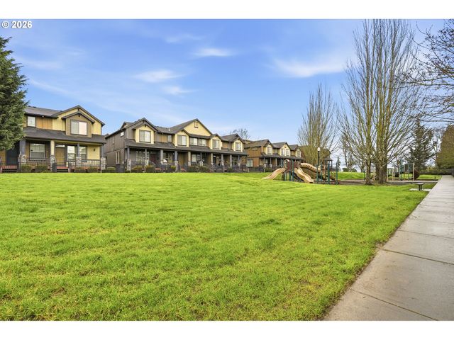 1450 Ne EDGEFIELD St, Hillsboro, OR 97124