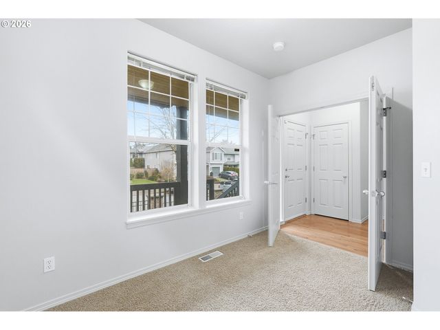 1450 Ne EDGEFIELD St, Hillsboro, OR 97124