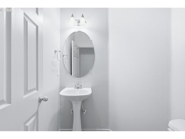 1450 Ne EDGEFIELD St, Hillsboro, OR 97124