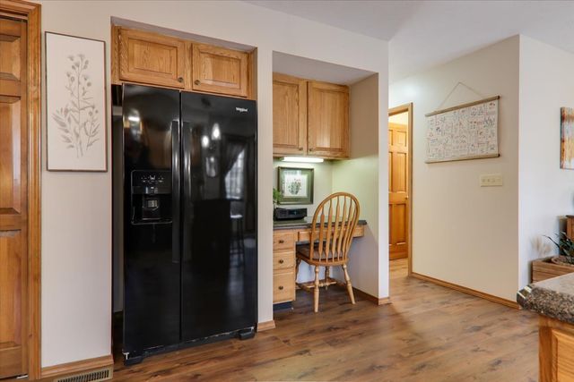 8 Minks Court, Bloomington, IL 61704