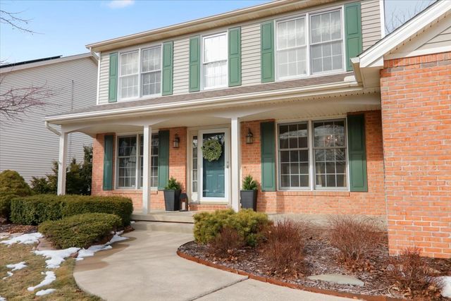 8 Minks Court, Bloomington, IL 61704