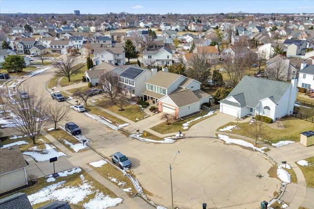 8 Minks Court, Bloomington, IL 61704