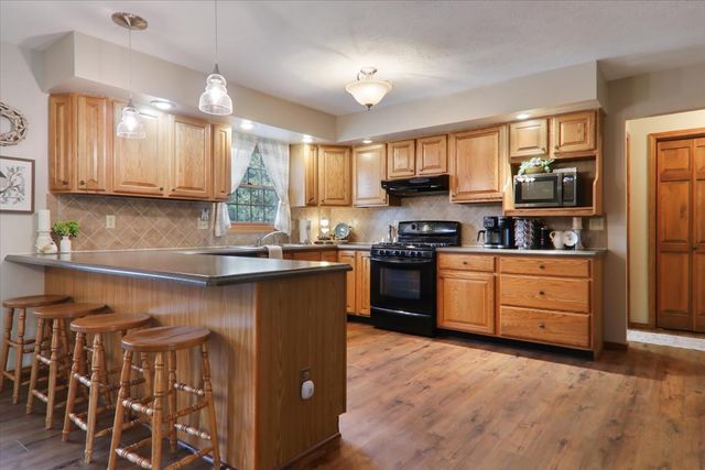 8 Minks Court, Bloomington, IL 61704