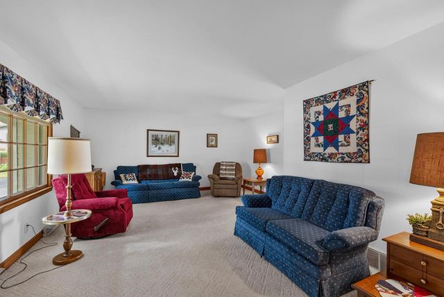 W154N6431 Marvel DRIVE, Menomonee Falls, WI 53051
