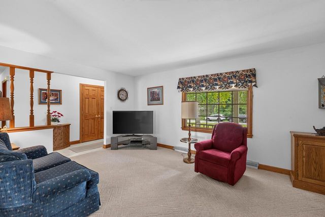 W154N6431 Marvel DRIVE, Menomonee Falls, WI 53051