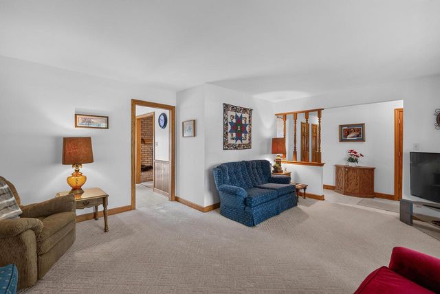 W154N6431 Marvel DRIVE, Menomonee Falls, WI 53051