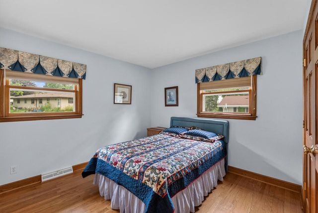 W154N6431 Marvel DRIVE, Menomonee Falls, WI 53051