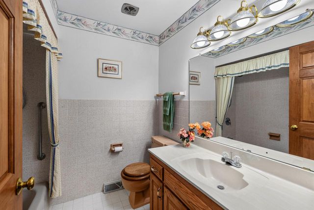 W154N6431 Marvel DRIVE, Menomonee Falls, WI 53051