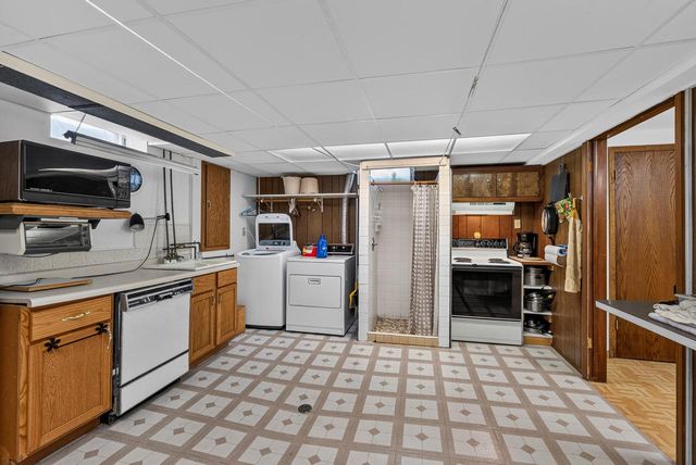 W154N6431 Marvel DRIVE, Menomonee Falls, WI 53051