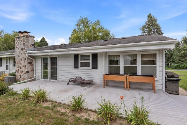 W154N6431 Marvel DRIVE, Menomonee Falls, WI 53051
