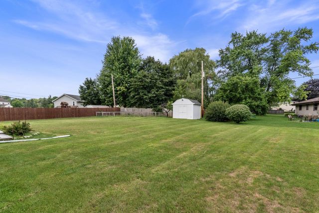 W154N6431 Marvel DRIVE, Menomonee Falls, WI 53051