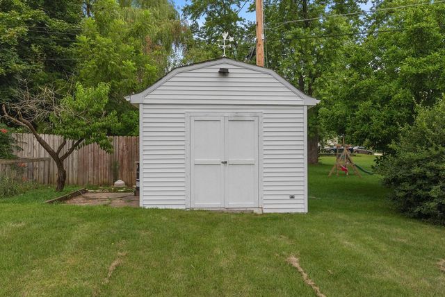 W154N6431 Marvel DRIVE, Menomonee Falls, WI 53051