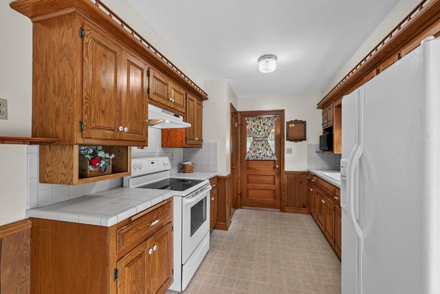 W154N6431 Marvel DRIVE, Menomonee Falls, WI 53051
