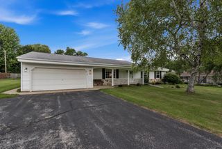 W154N6431 Marvel DRIVE, Menomonee Falls, WI 53051