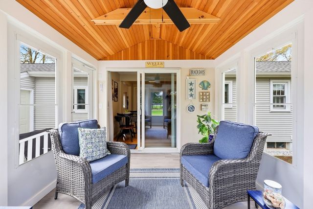74 Shannon Ln, Westfield, MA 01085