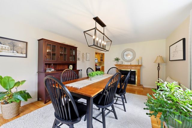 74 Shannon Ln, Westfield, MA 01085