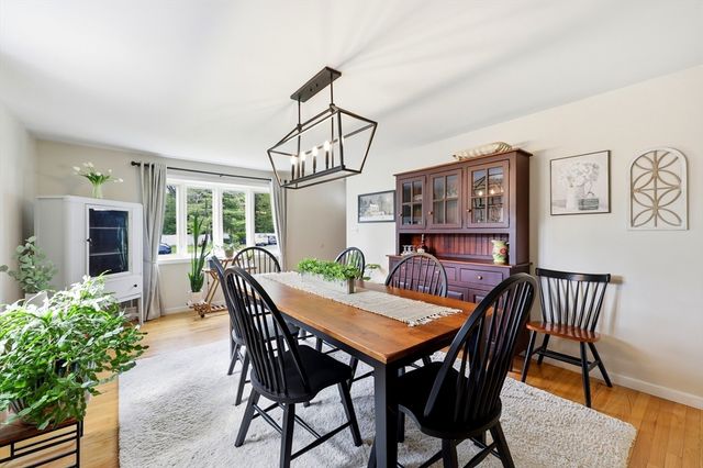 74 Shannon Ln, Westfield, MA 01085