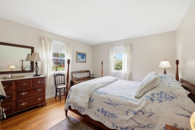 74 Shannon Ln, Westfield, MA 01085
