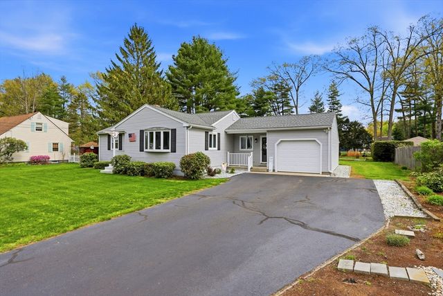 74 Shannon Ln, Westfield, MA 01085