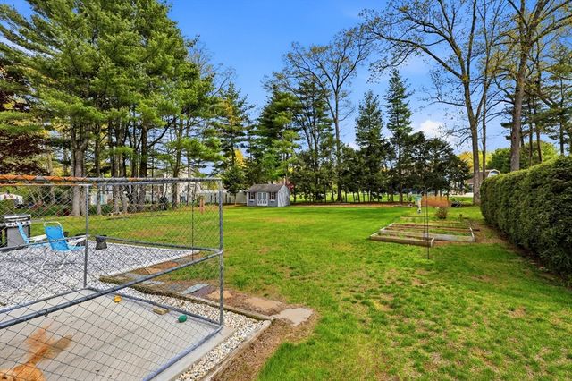 74 Shannon Ln, Westfield, MA 01085