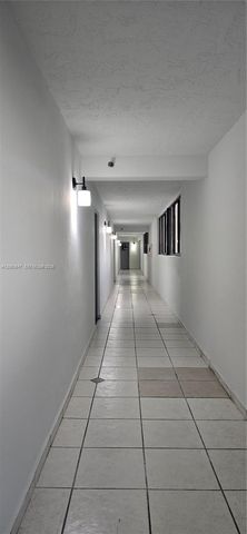 9688 Fontainebleau Blvd 404, Miami, FL 33172
